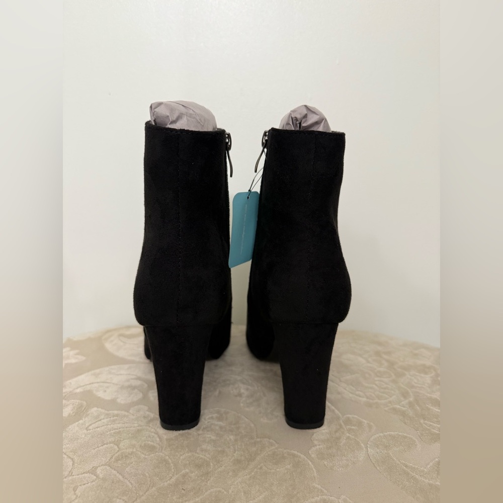 NWT Vepose Faux Suede Ankle‎ Boots in Black - Size 7 - Picture 2 of 11